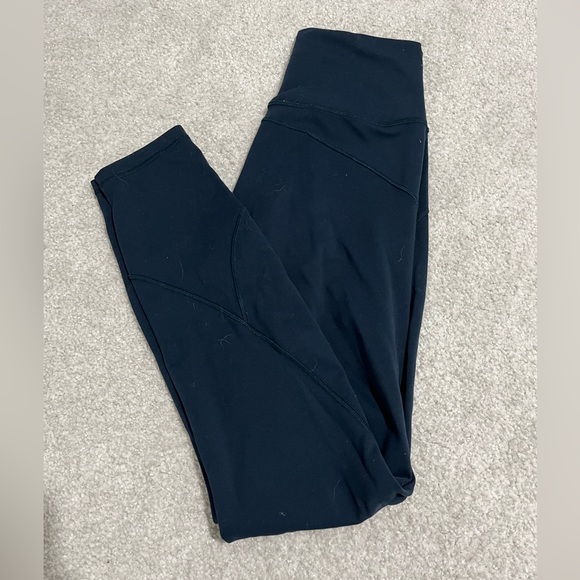 Navy Lululemon In Movement 7/8 Tight *Everlux 25" Size 4 - Picture 3 of 4